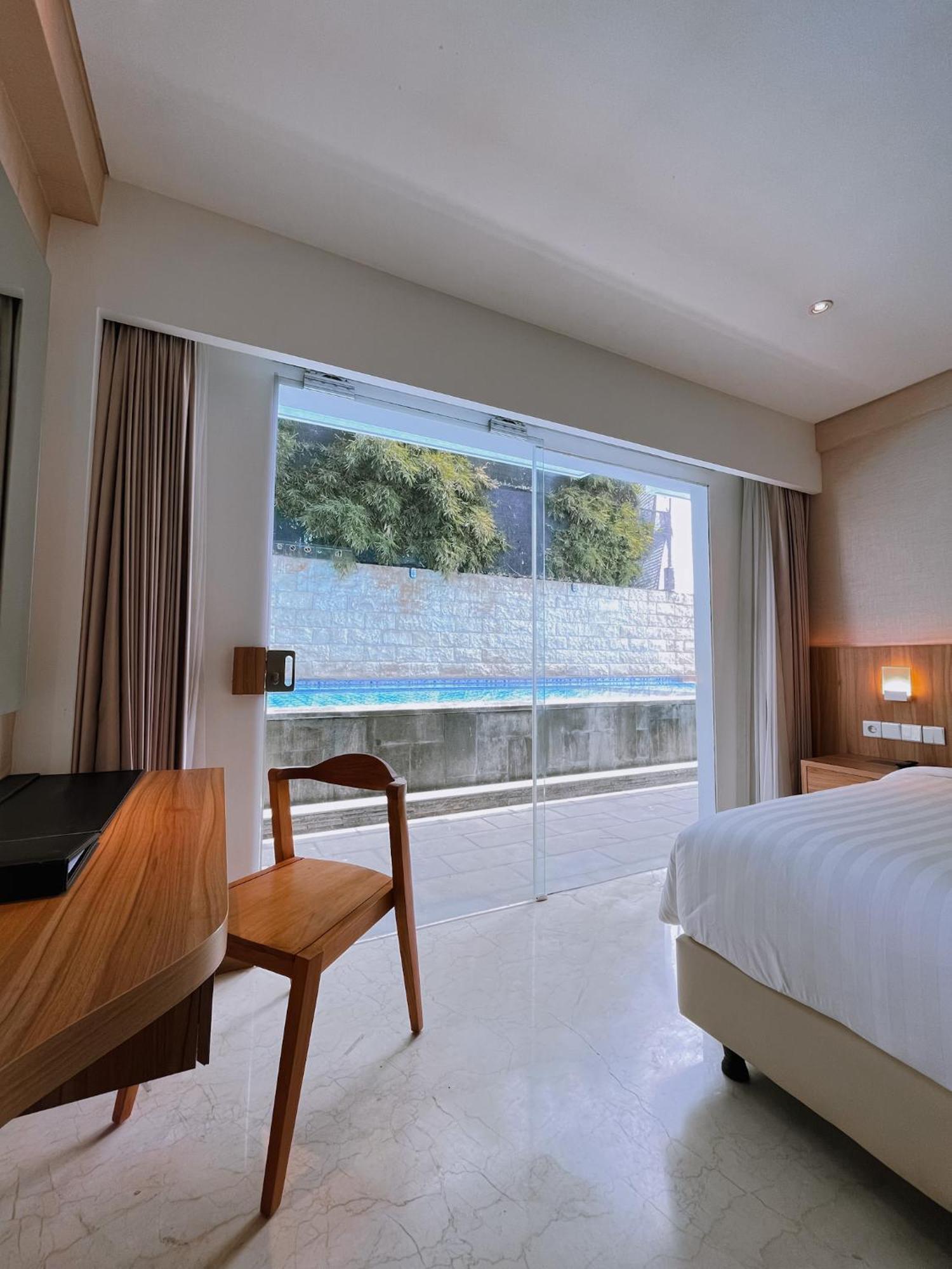 The Capital Hotel And Resort Seminyak Екстериор снимка