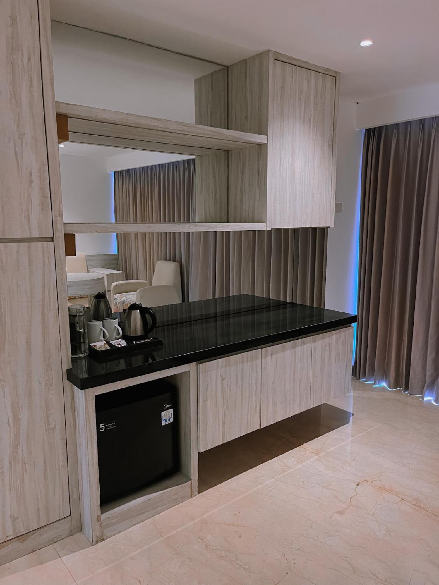 The Capital Hotel And Resort Seminyak Екстериор снимка